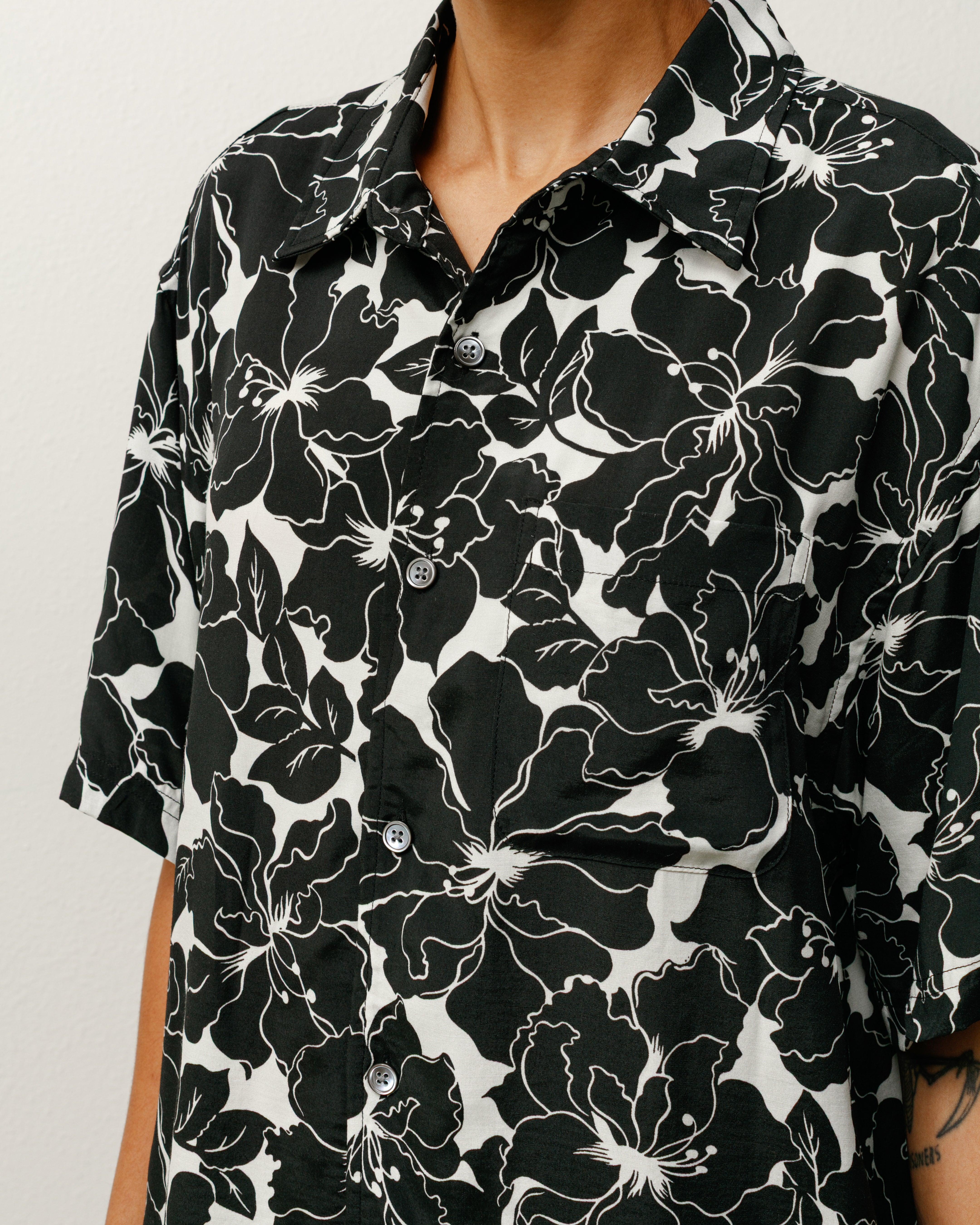 Floral Hawaiian Shirt – Black | Tops & Shirts | Stüssy Japan