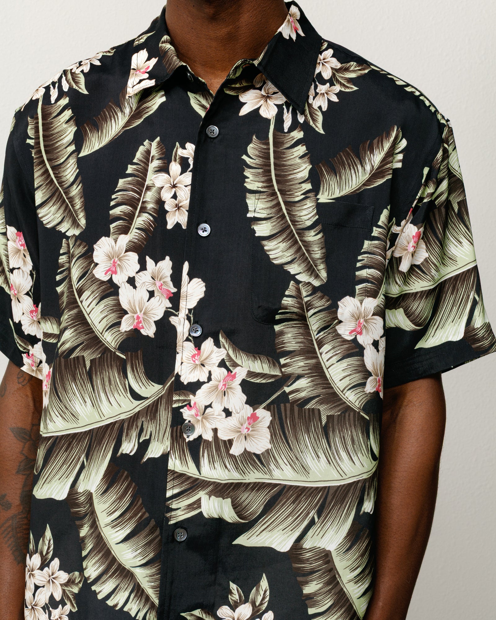 Hawaiian Floral Ss Shirt – Black | Tops & Shirts | Stüssy Japan
