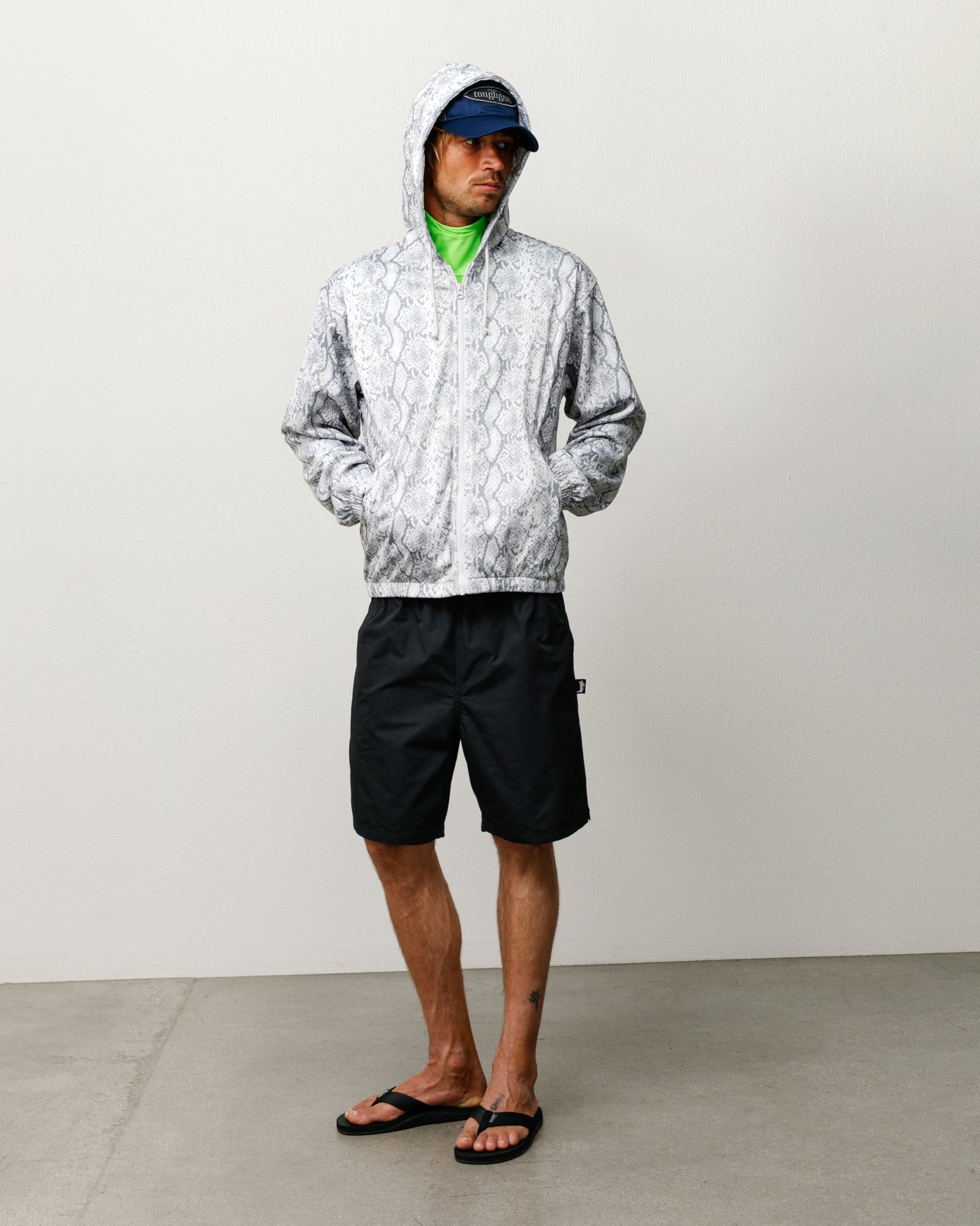 Transit Short Unisex Regular In Black