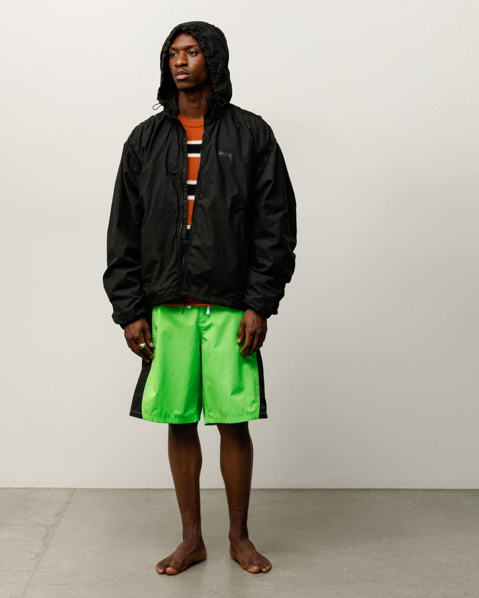 Stüssy Curved Panel Board Short メンズ ボードショーツ、カラーはグリーン