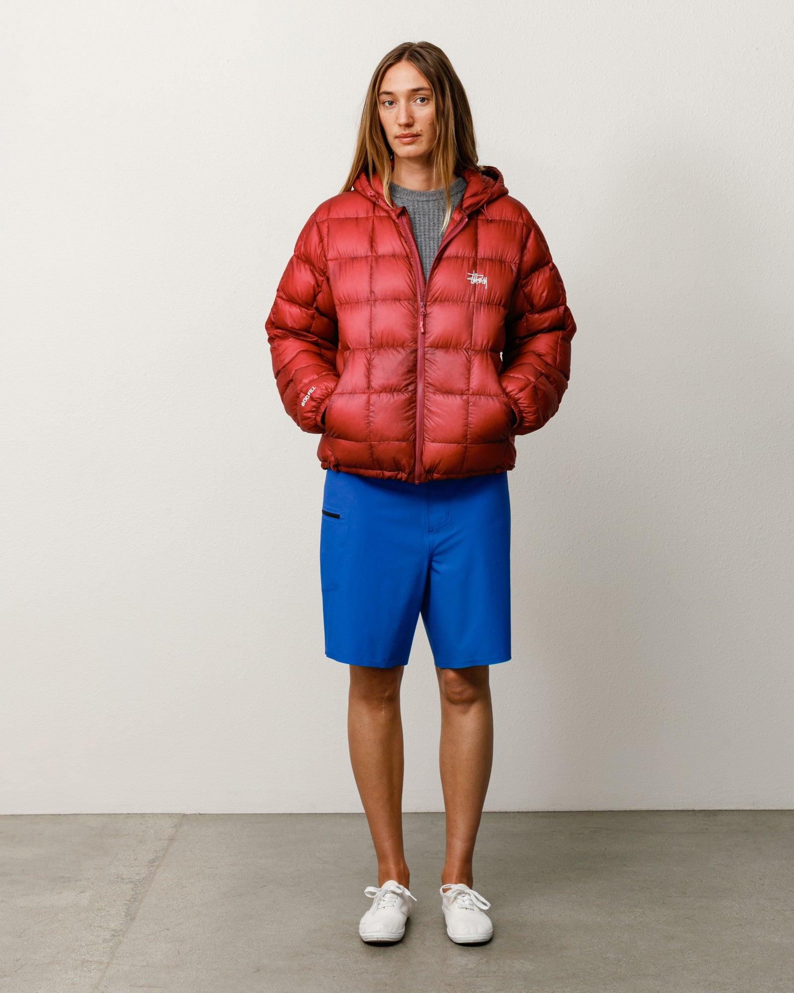 Stüssy Peak Board Short ブルー、ユニセックスのストレッチナイロン製ボードショーツ、サイドジップポケット付き