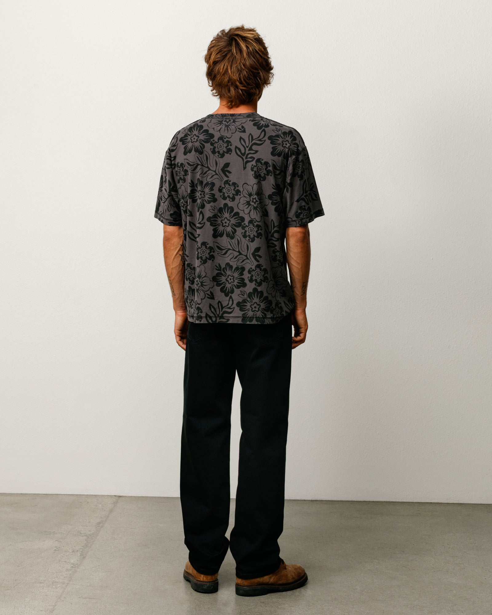 Lazy Floral Tee - Vintage Black | Tops & Shirts | Stüssy Japan