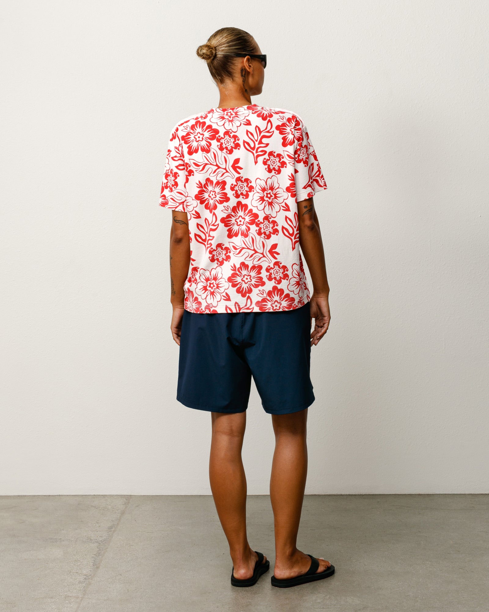 Lazy Floral Tee - White | Tops & Shirts | Stüssy Japan