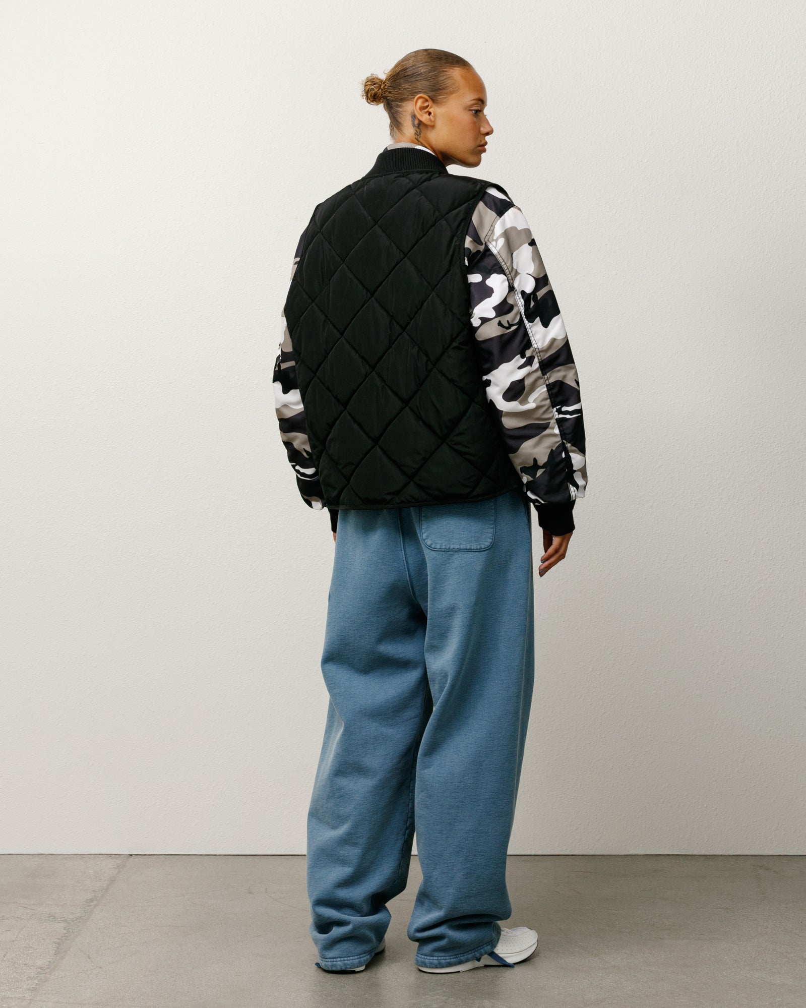 STUSSY DIAMOND QUILTED VEST ブラック　サイズXL STUSSY DIAMOND QUILTED VEST ブラック サイズXL 【公式通販】