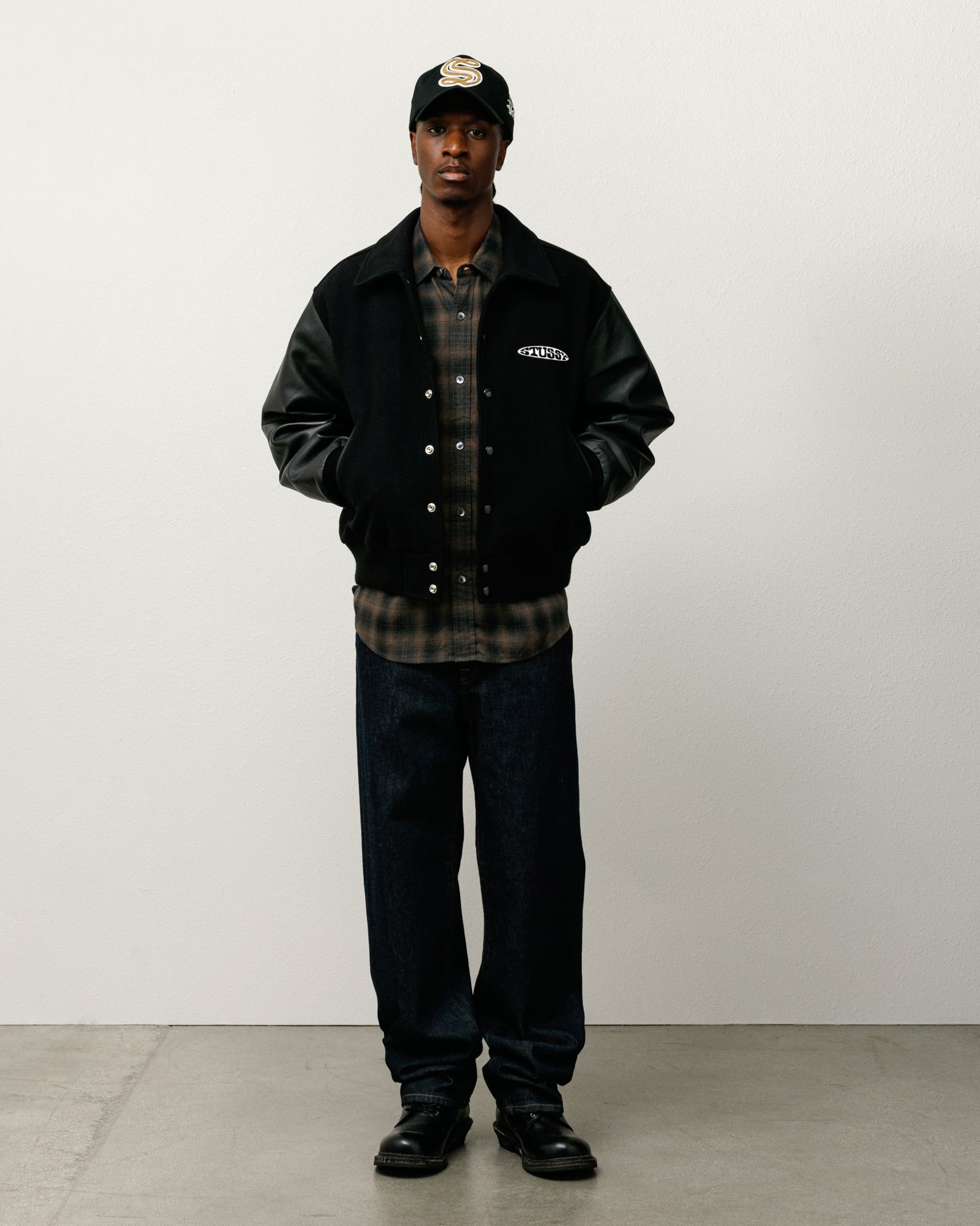 Globe Varsity Mens Long Sleeve In Black