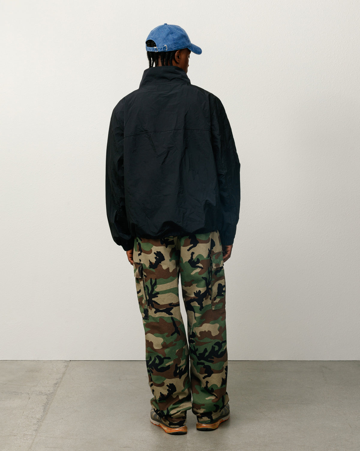 Warm Up Pullover – Black | Outerwear | Stüssy Japan