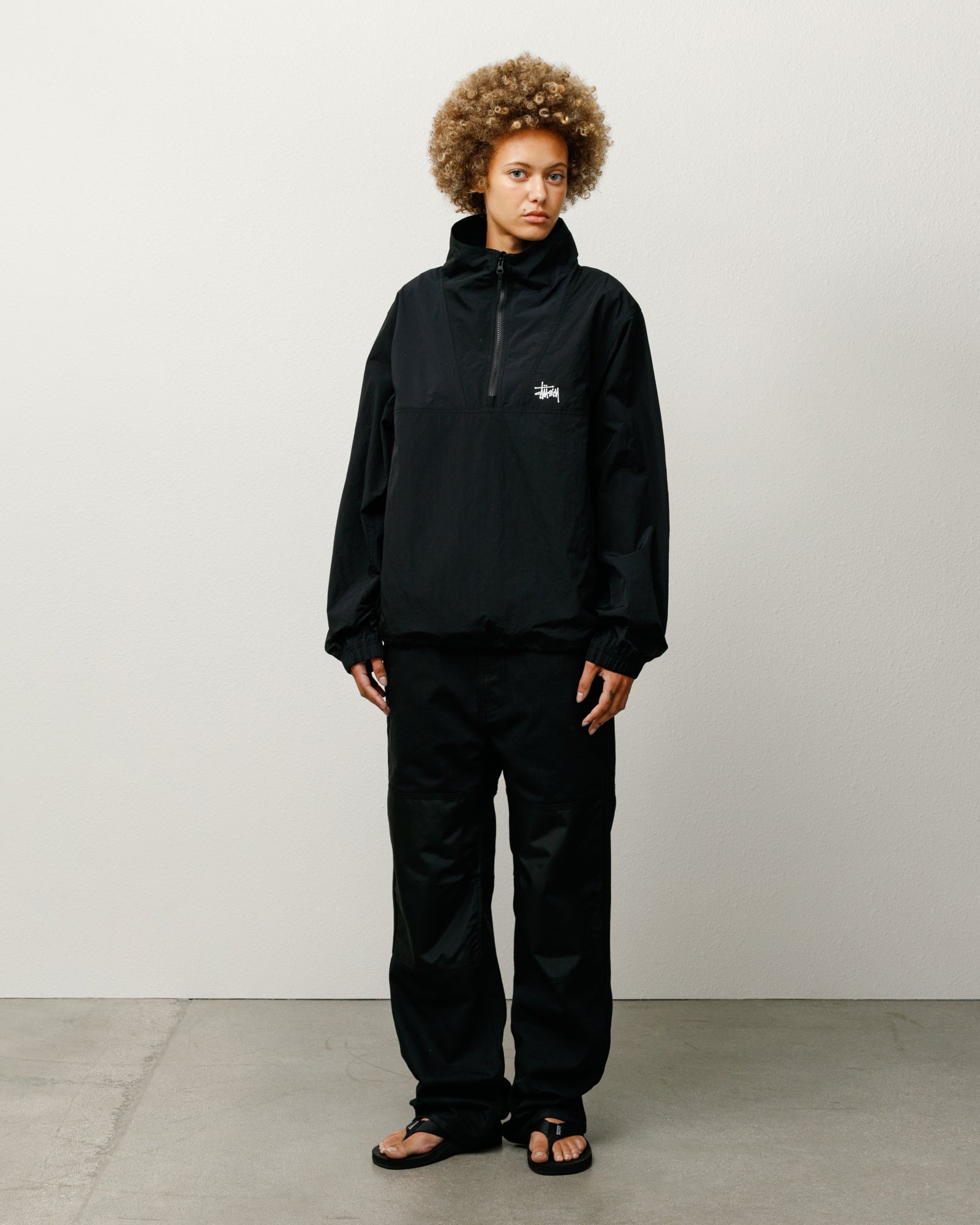 Warm Up Pullover – Black | Outerwear | Stüssy Japan