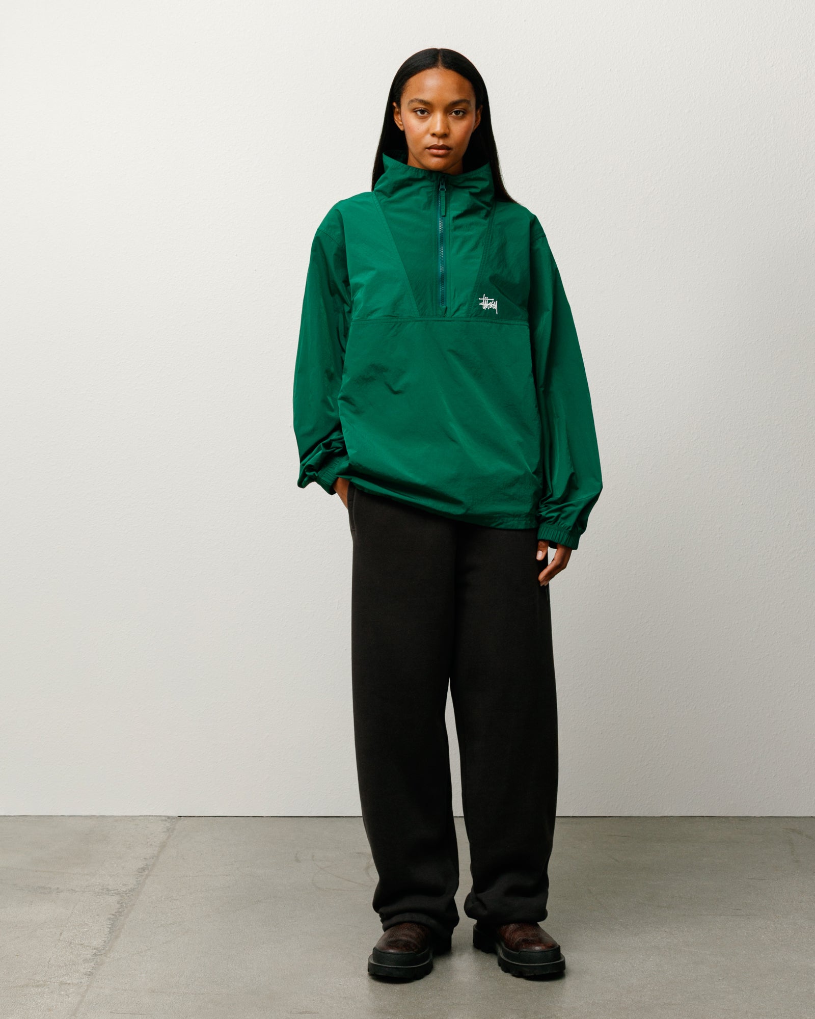 Warm Up Pullover – Green | Outerwear | Stüssy Japan