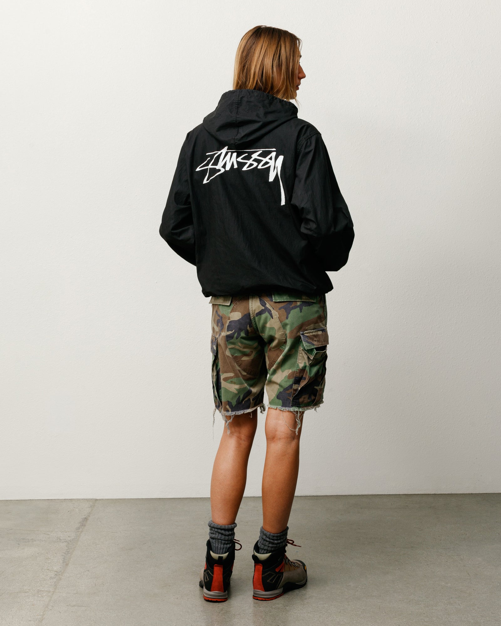 Waxed Cotton Beach Shell - Black | Outerwear | Stüssy Japan