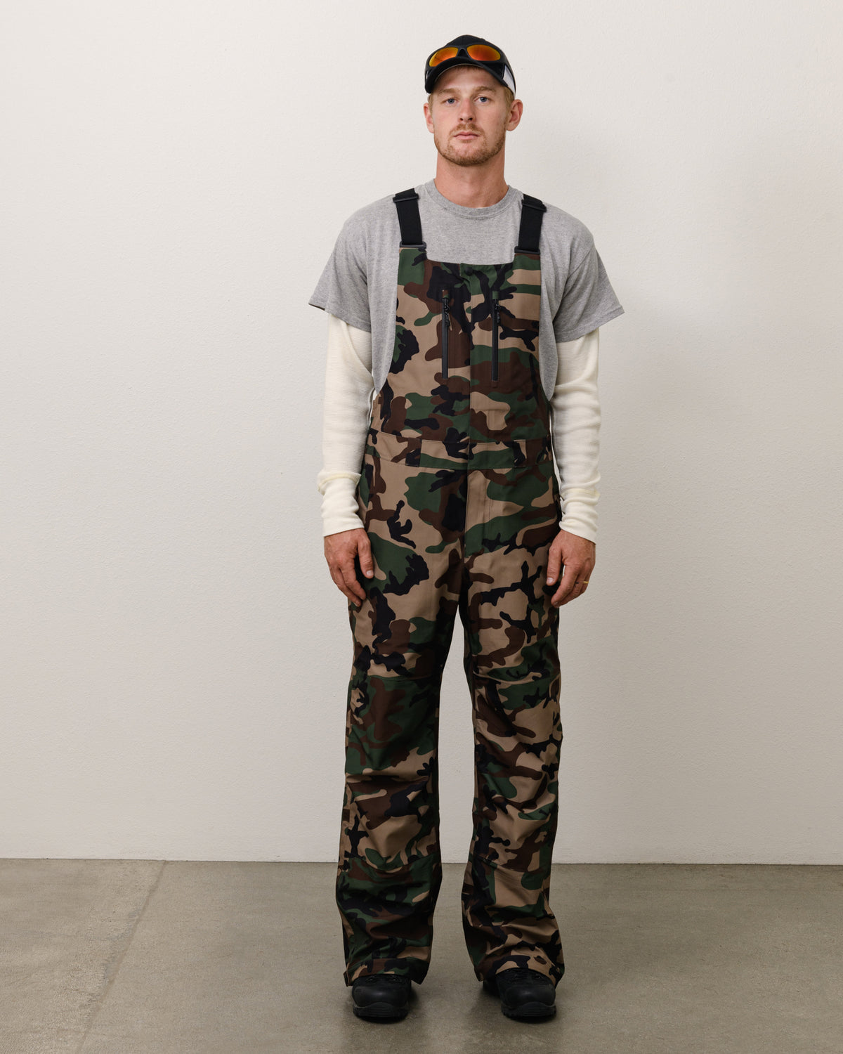 Gore-tex Bib Unisex Regular In Woodland Camo