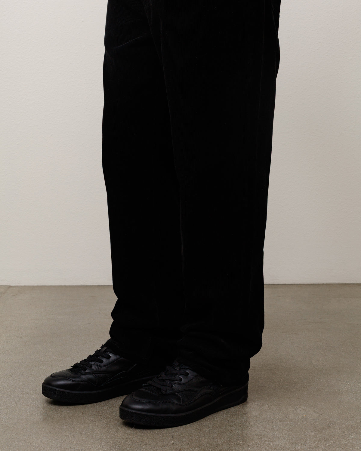 New Classic Corduroy Unisex Regular In Black
