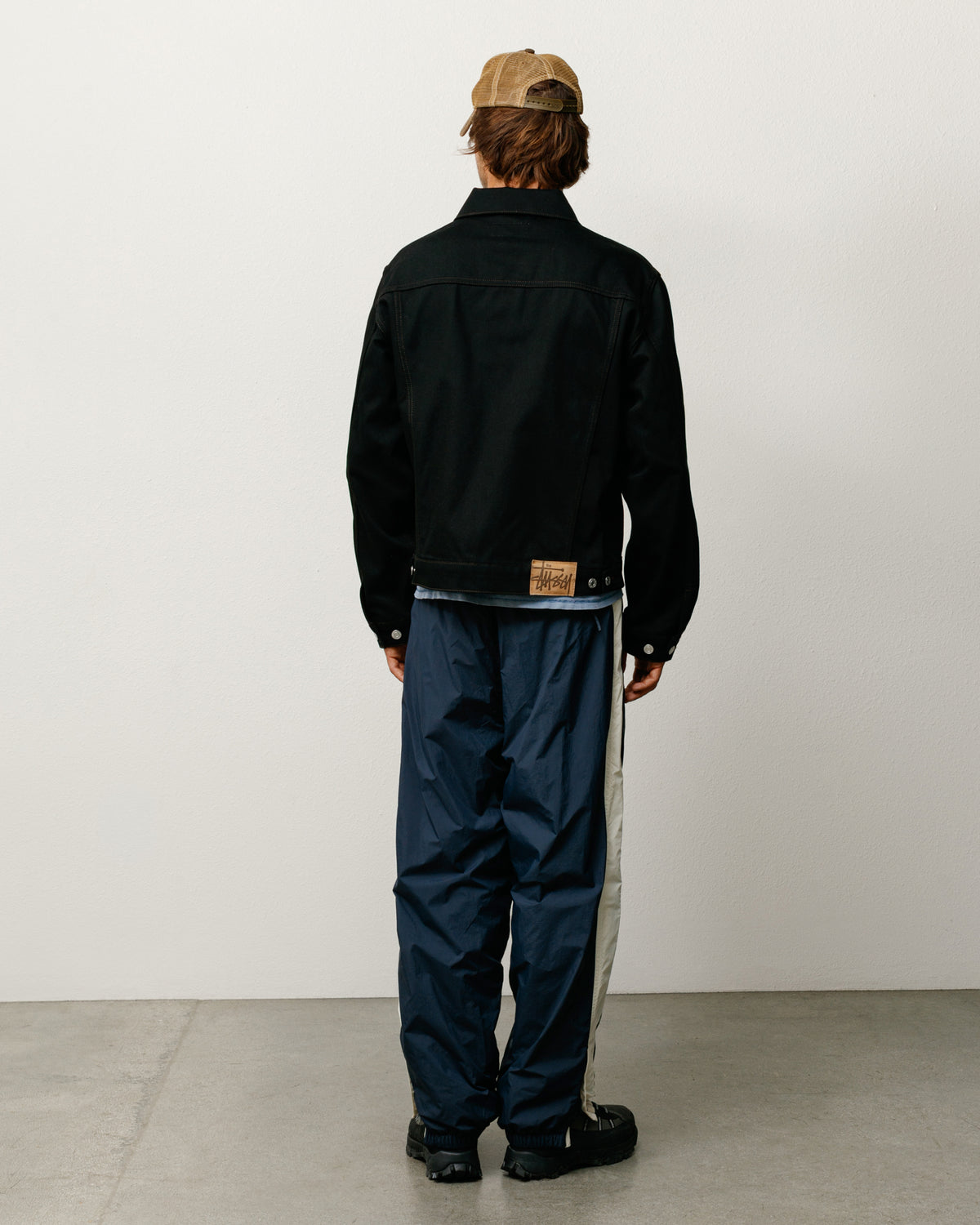 Side Stripe Track Pant Unisex Regular In Navy