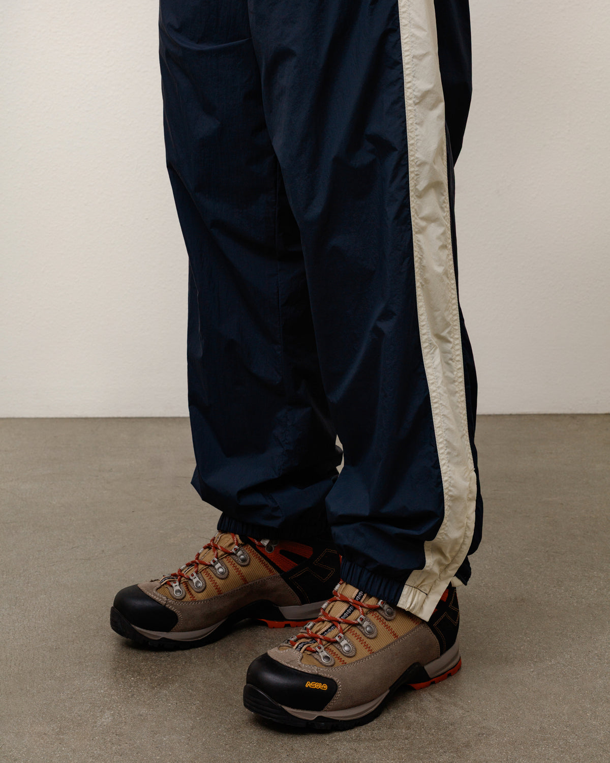 Side Stripe Track Pant Unisex Regular In Navy