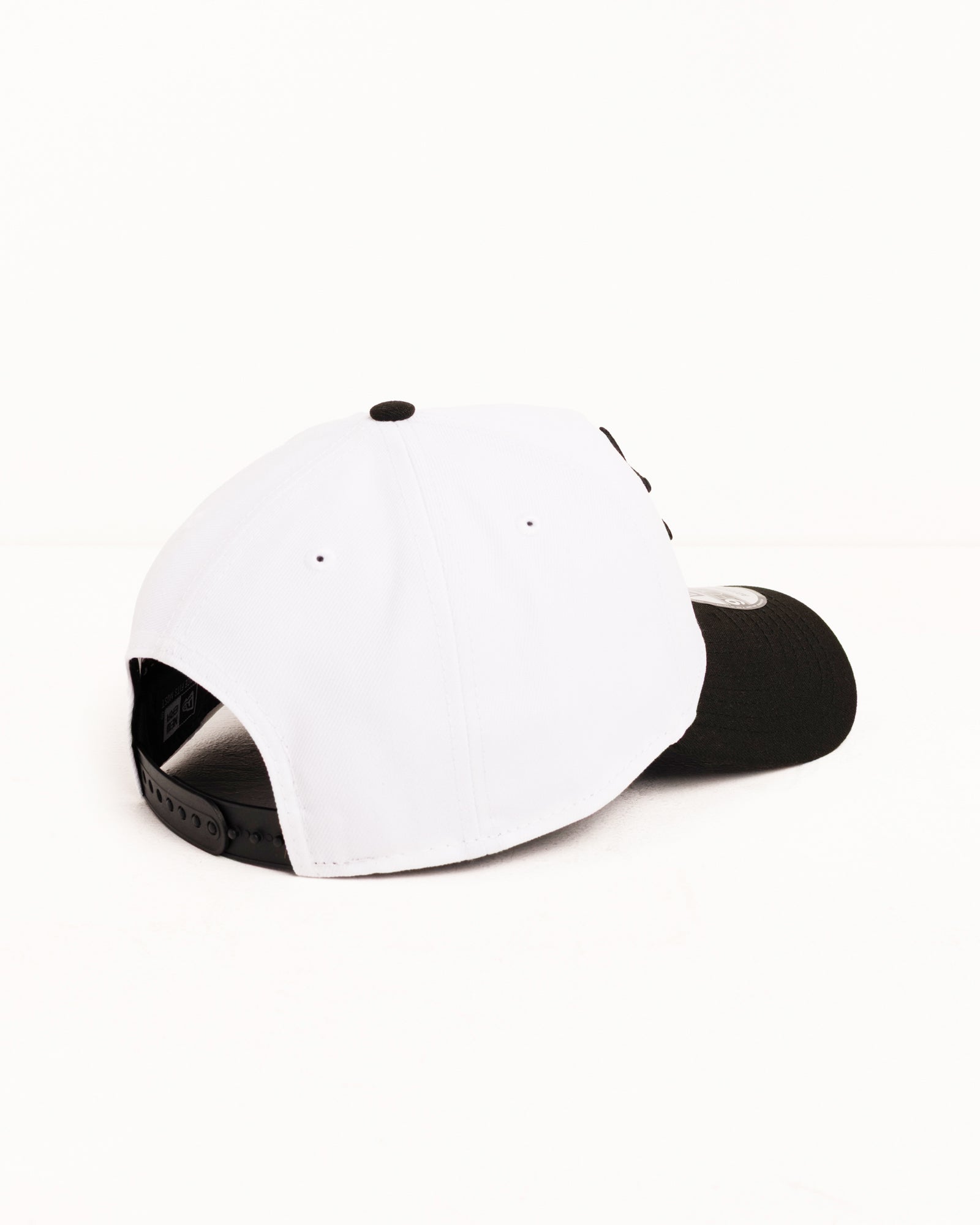 Basic 9forty Accessories In White/black