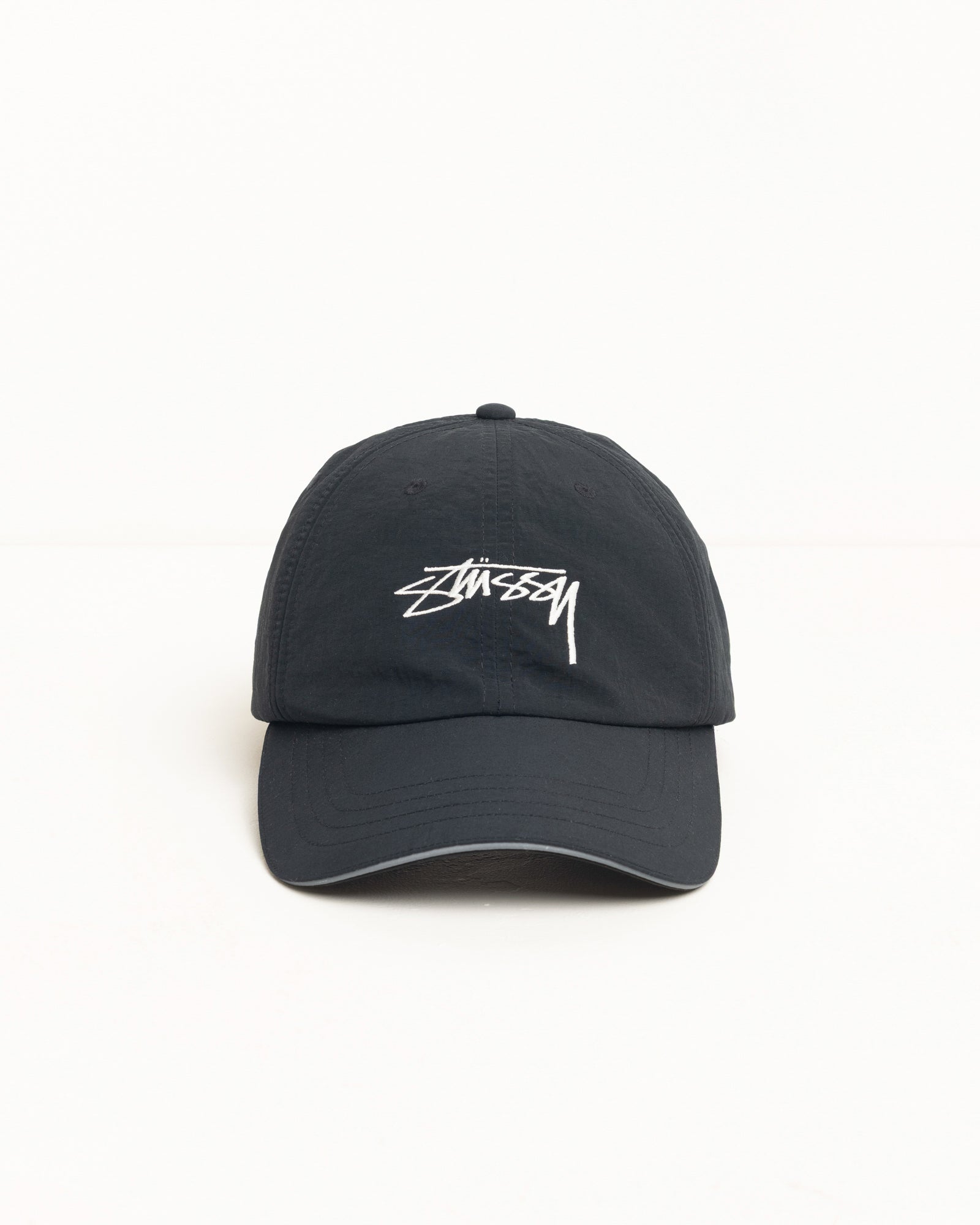 Stüssy スムースストック ナイロン スポーツキャップ ブラックのカラー