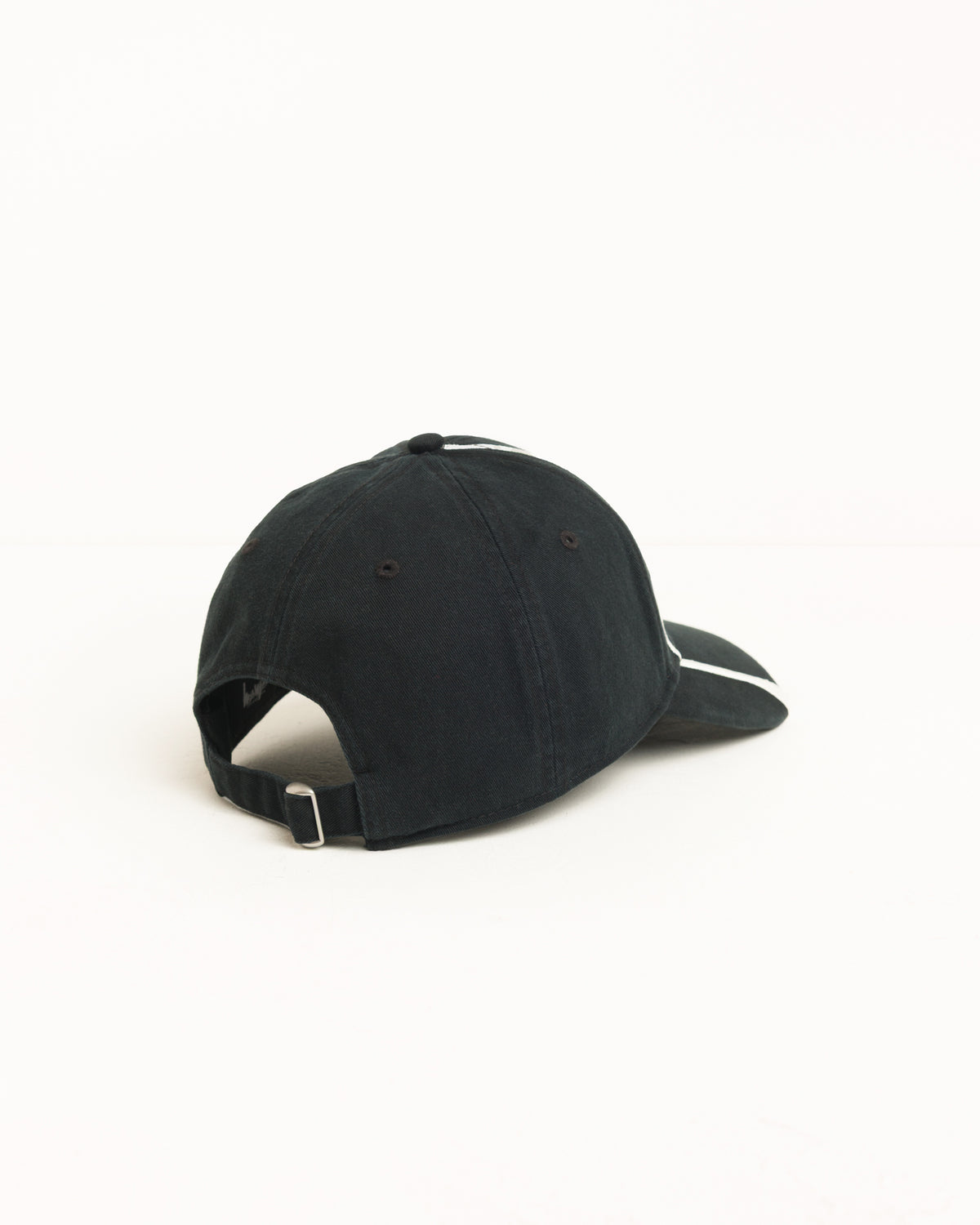 Lp S Oval Strapback Cap Unisex In Black