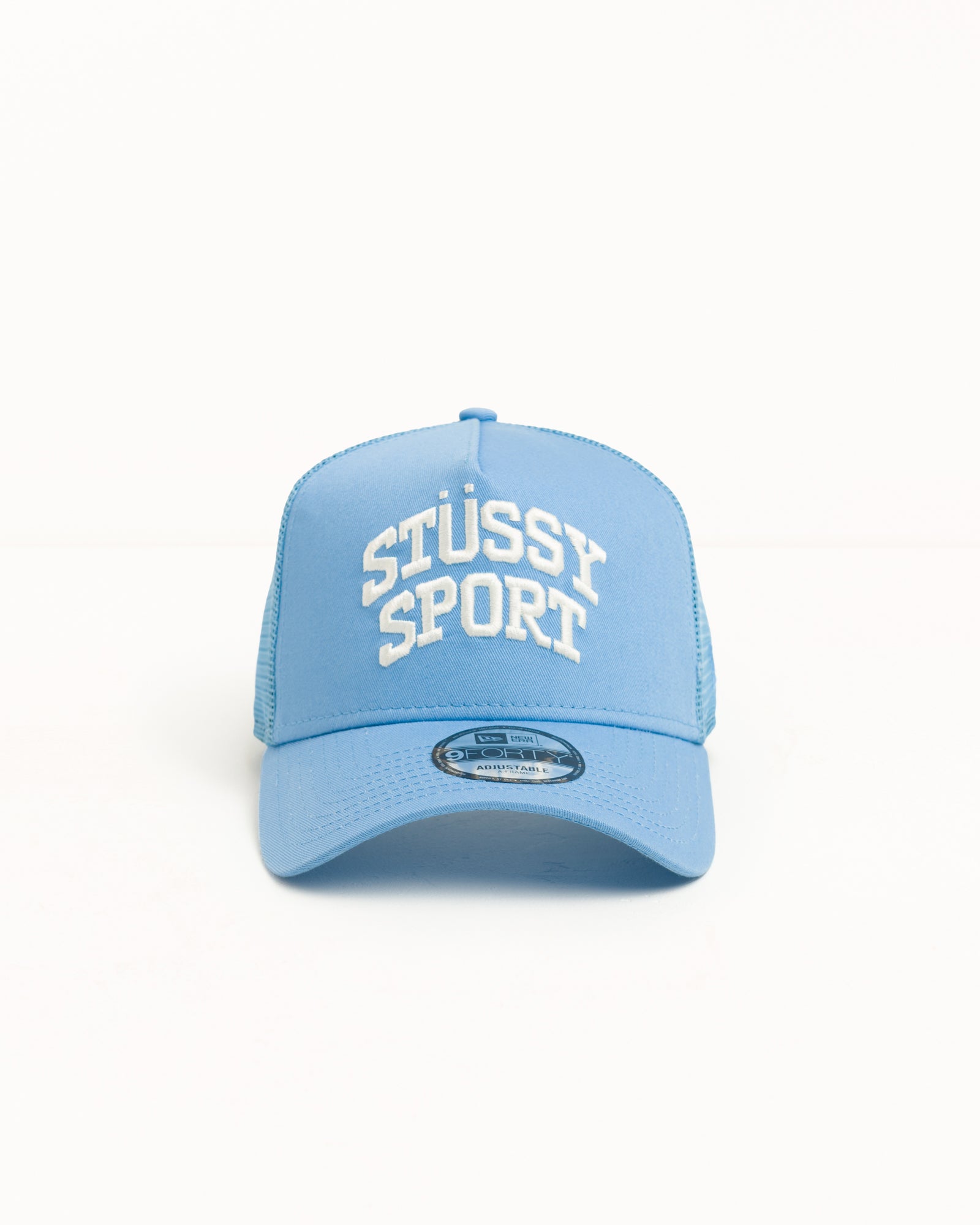 Stüssy Sport 9FORTY トラッカー ユニセックスキャップ スカイブルー