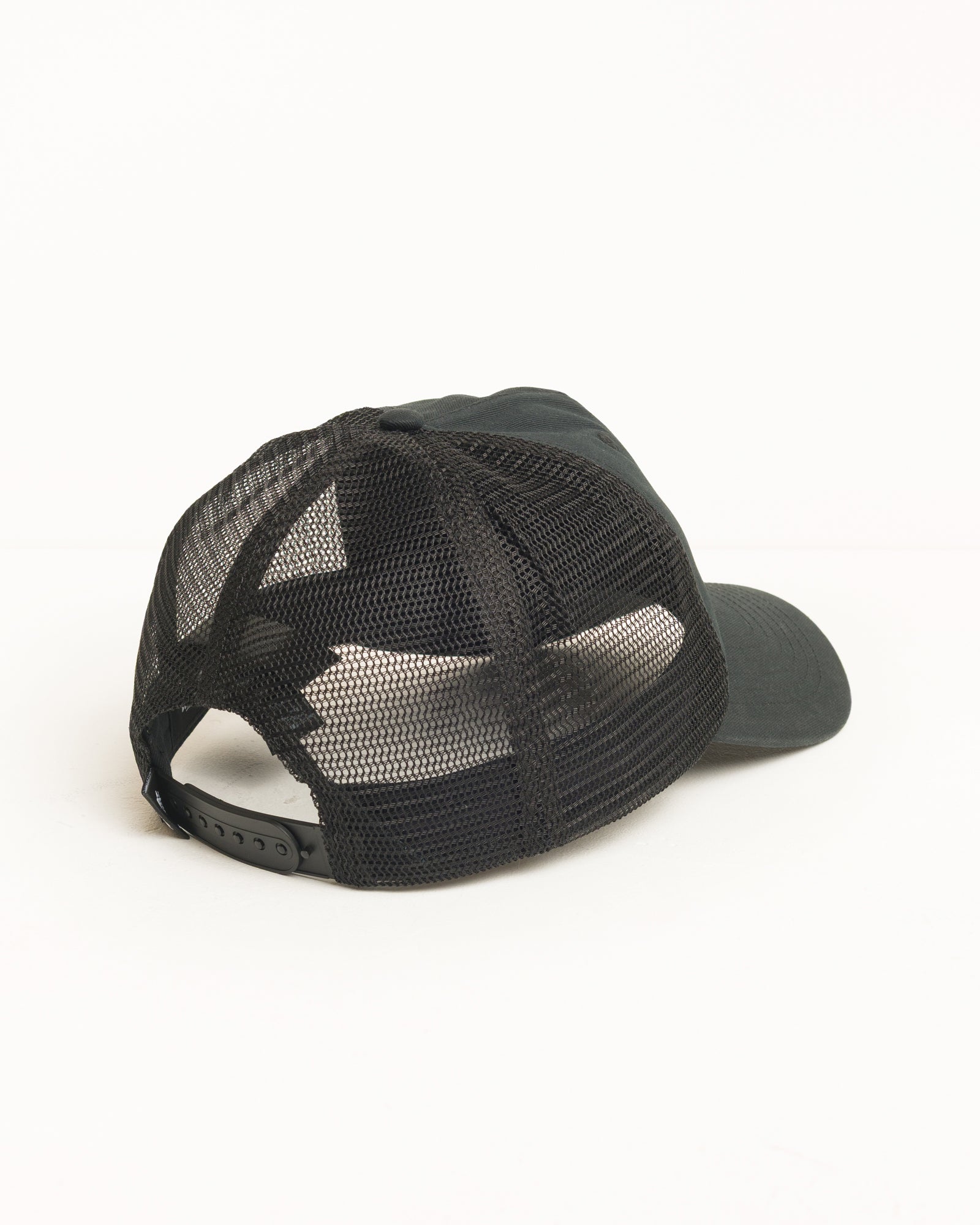 Trucker Crusive Stitch Cap Unisex In Black