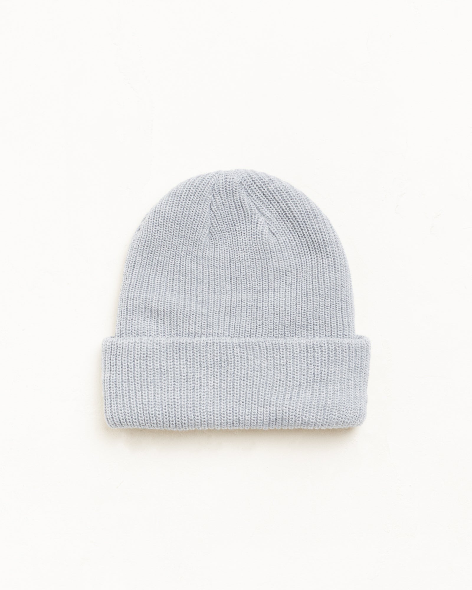 Basic Stüssy カフビーニー ヘッドウェア（ヘザーグレー）、リブ編みアクリルカフ、ユニセックスフィット