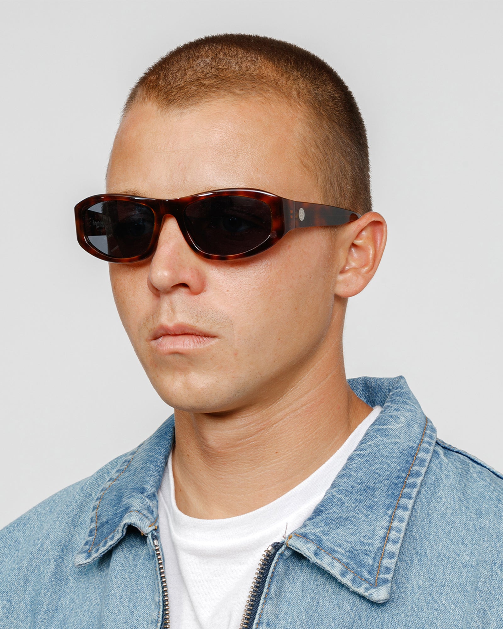 Landon Sunglasses in tortoise / black – Stüssy Japan