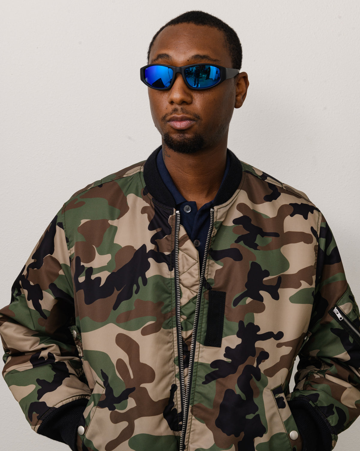 Leslie Sunglasses Unisex In Matte Black Rubber/blue Mirror