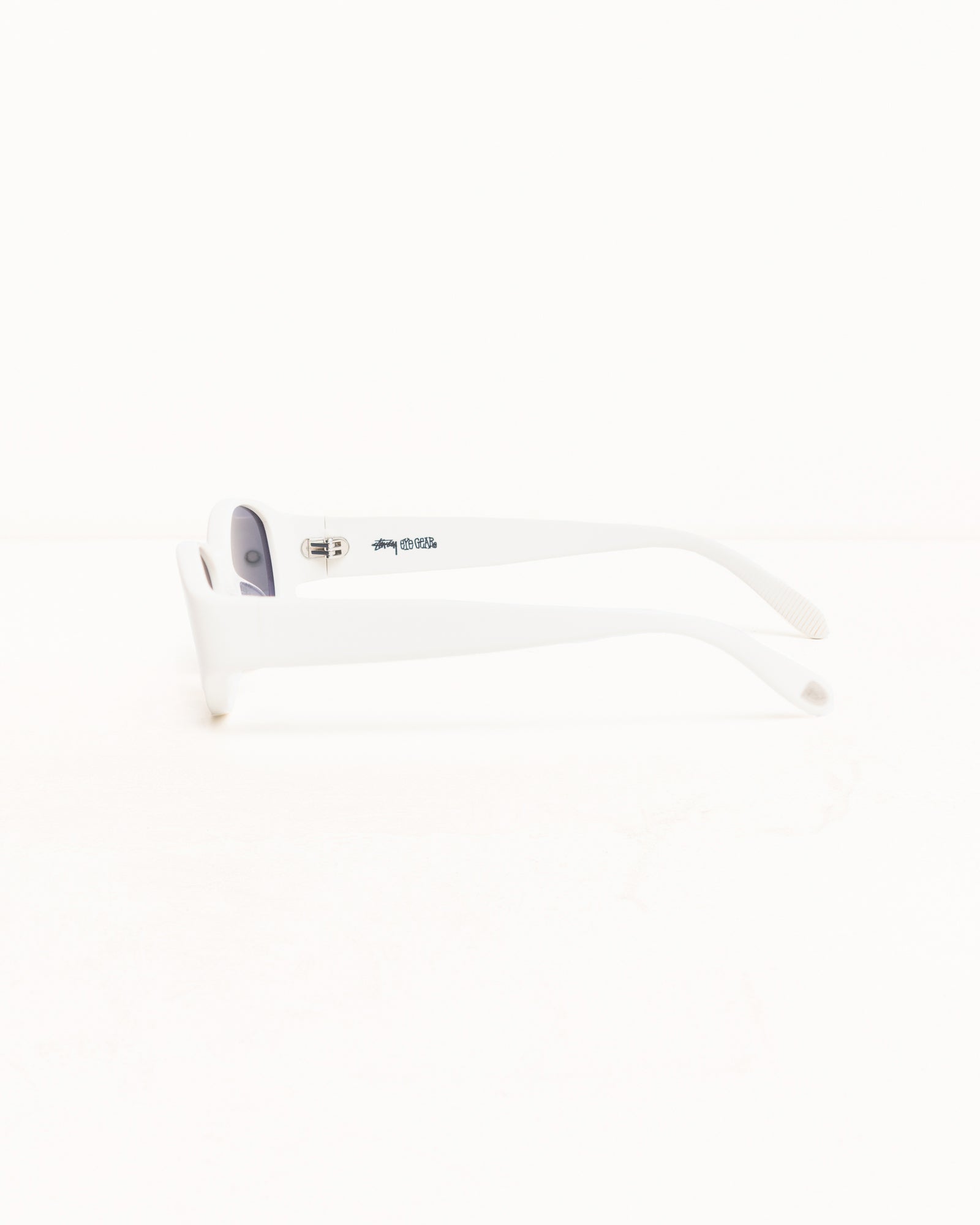 Roman Sunglasses Unisex In Bone/black Lens