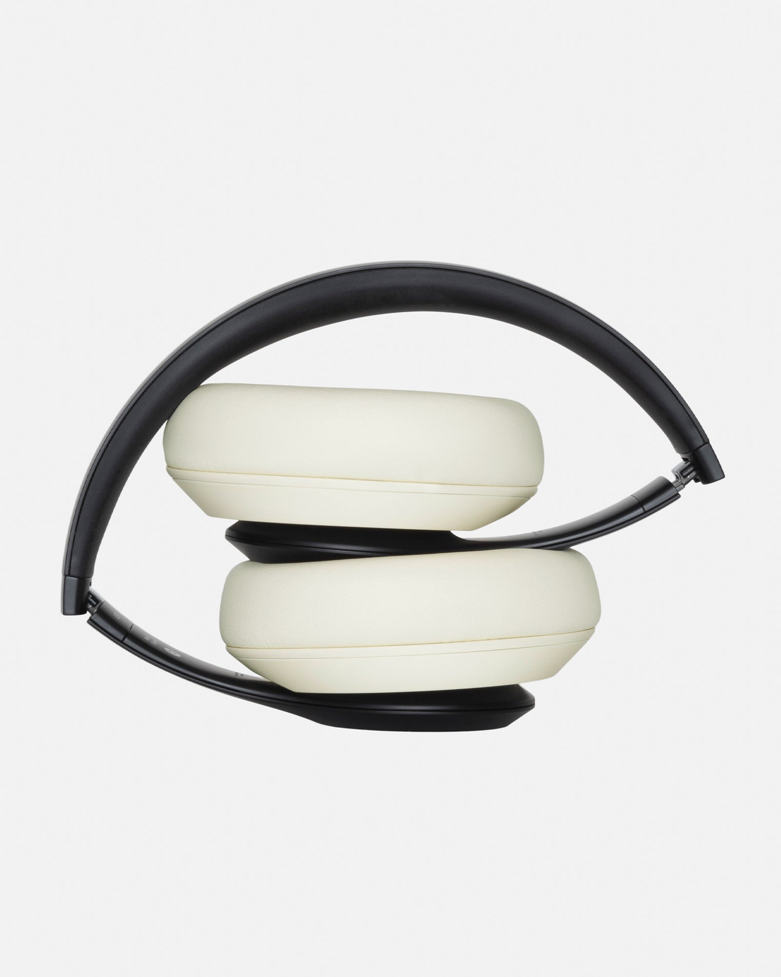 STÜSSY BEATS STUDIO PRO HEADPHONES