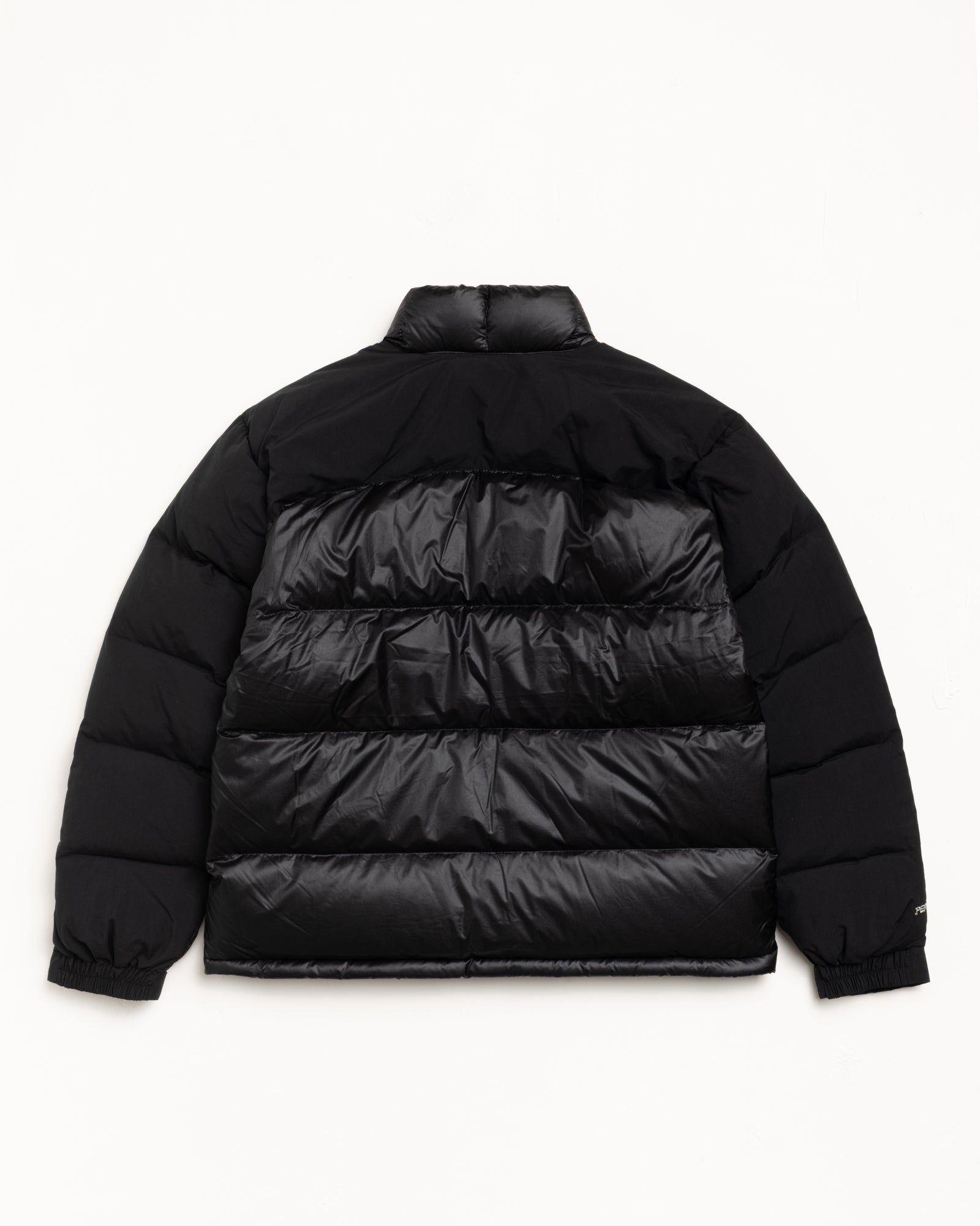 stussy down 専用 Stüssy & Mountain Hardwear Subzero™ Down Jacket – Black