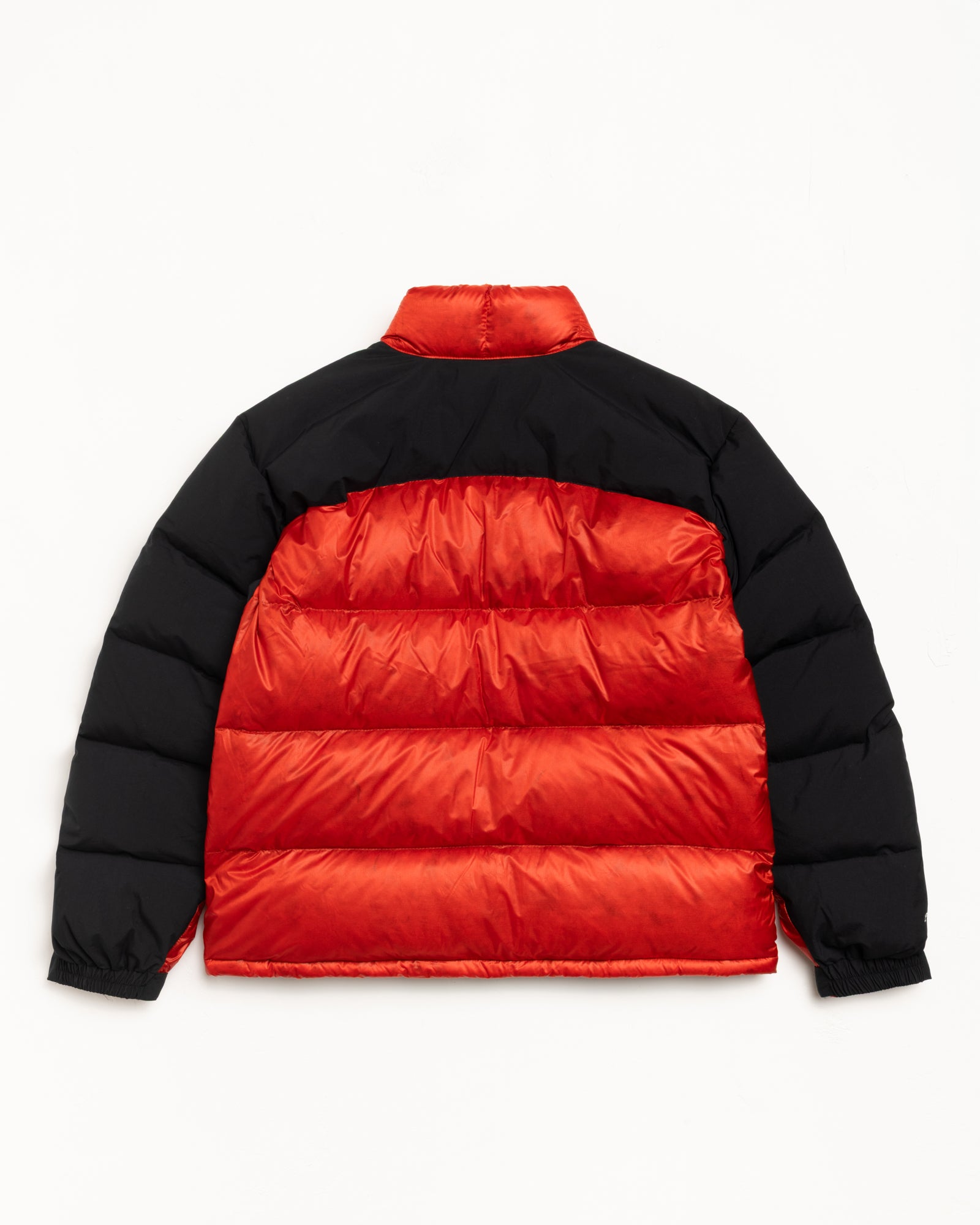 Stüssy & Mountain Hardwear Subzero™ Down Jacket – Desert Red