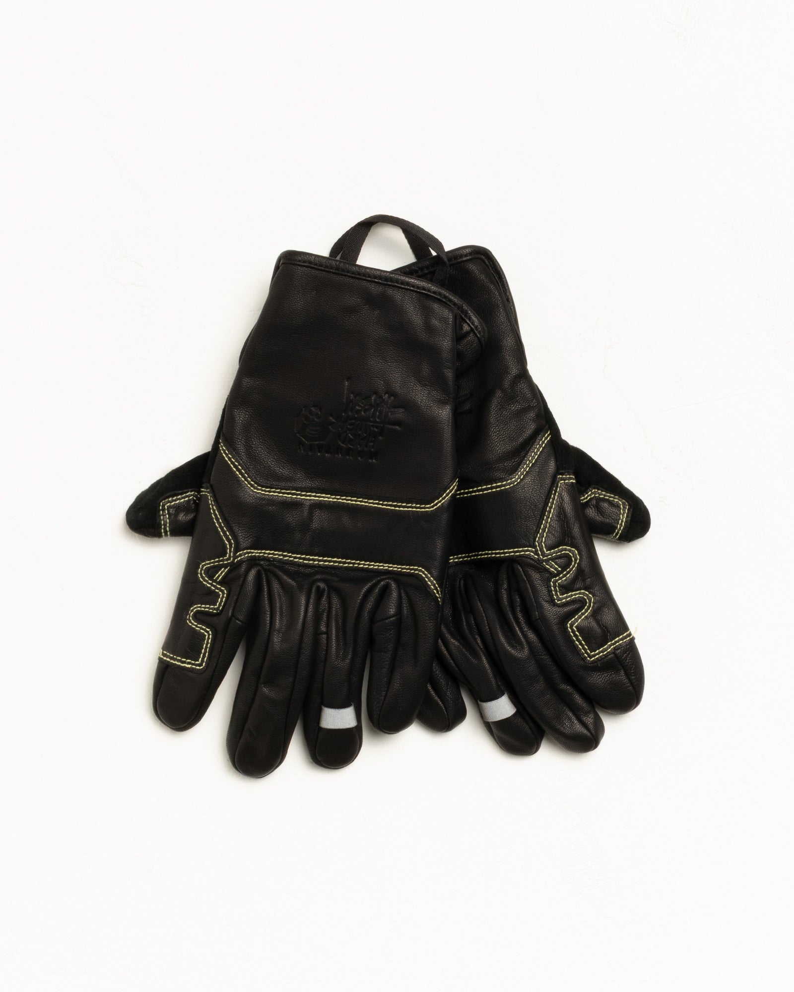 Mountain Hardwear Powdergate™ Glove – Black | Accessories | Stüssy